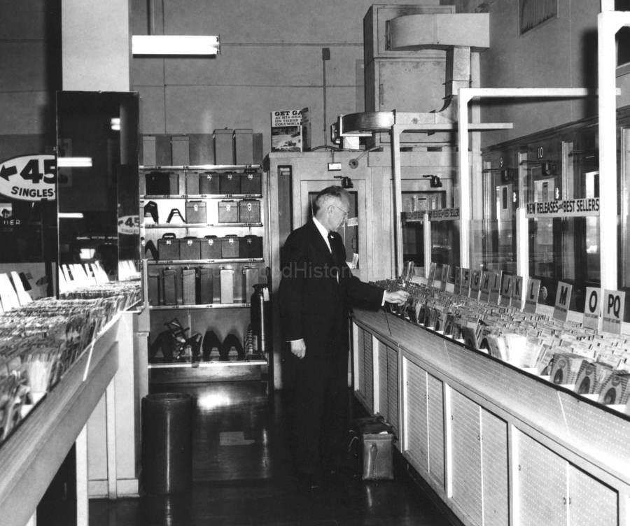 Wallichs Music City 1957 3 WM.jpg
